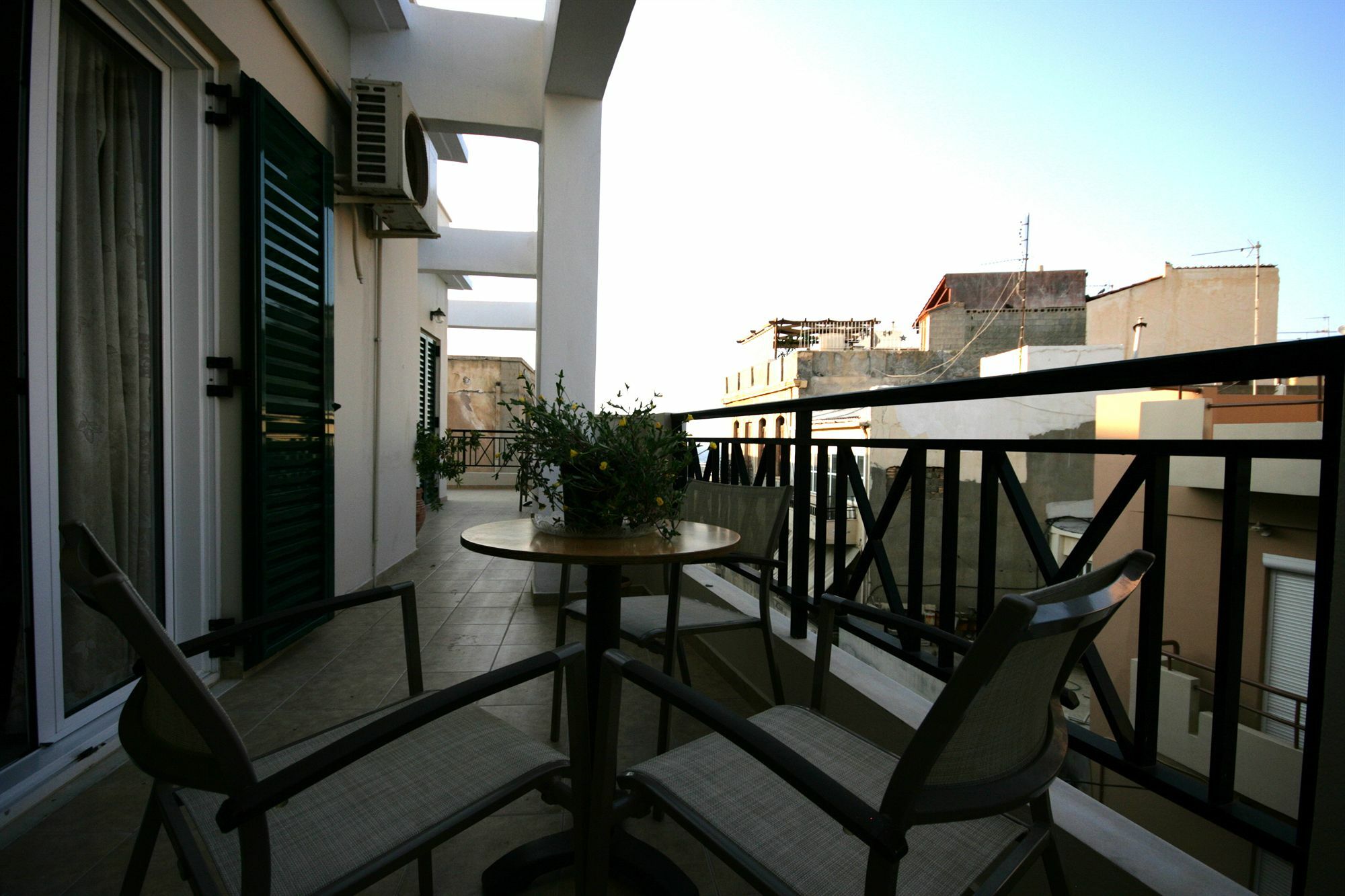 Mirabello Hotel Iraklio Exterior foto
